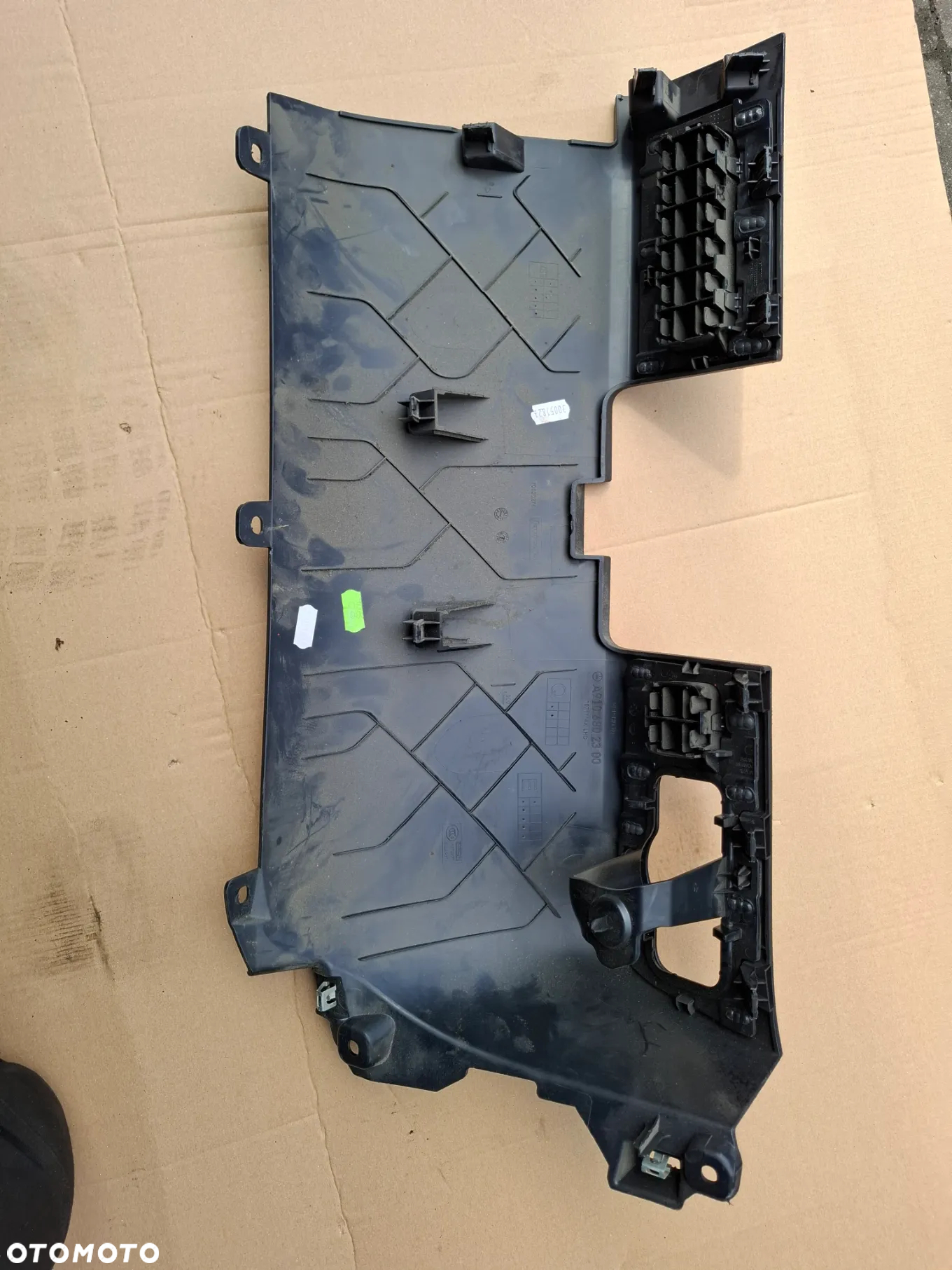 Osłona kolumny kierowniczej dół A9106802300 - 3
