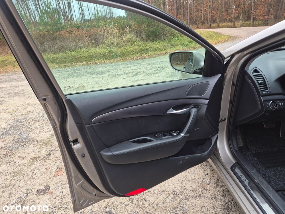 Hyundai i40 Kombi blue 1.7 CRDi DCT Premium - 23