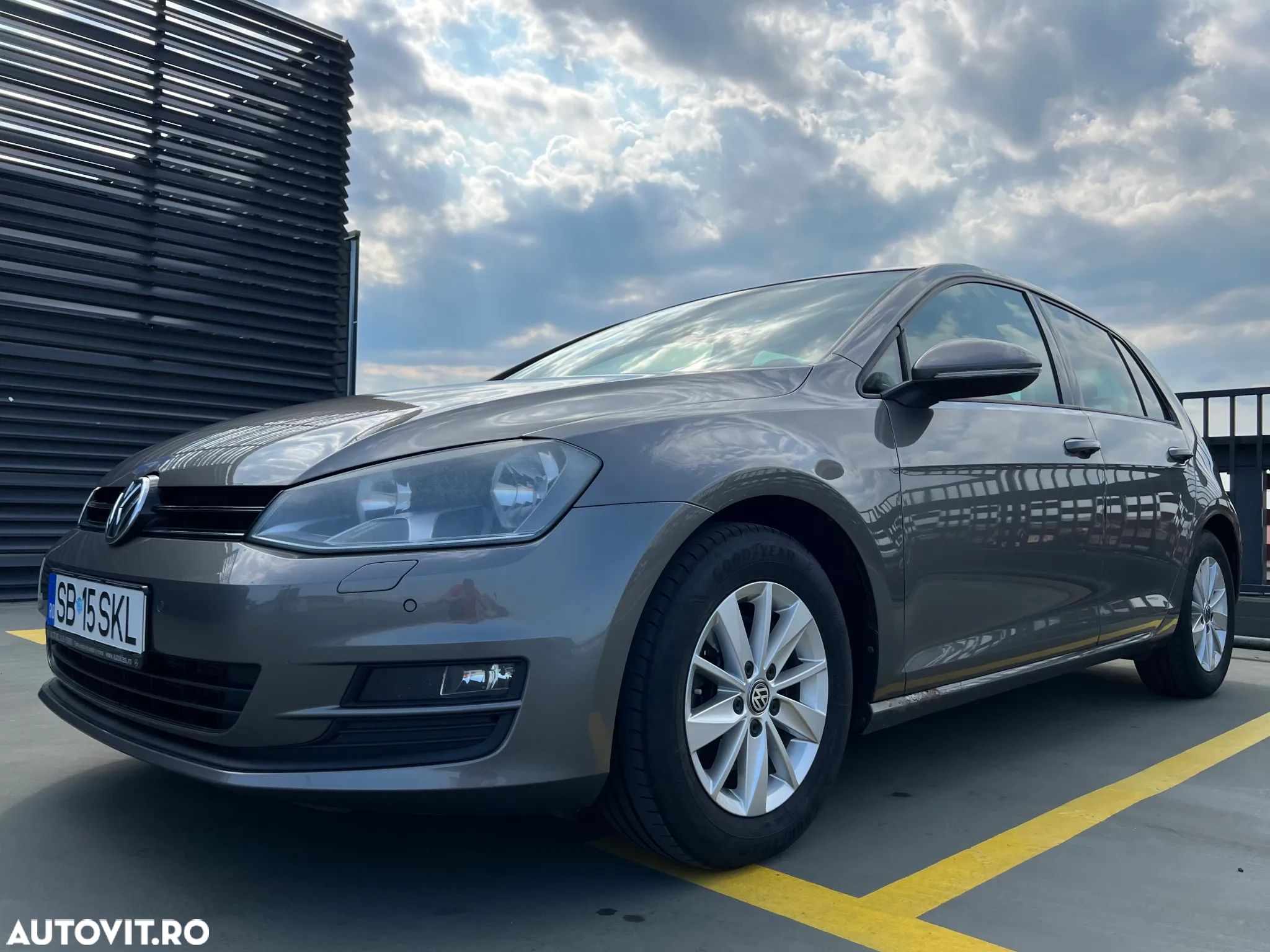 Volkswagen Golf 1.6 TDI DSG BMT Comfortline - 1