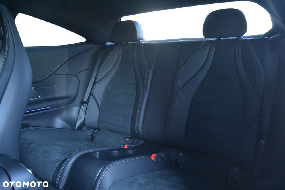 Mercedes-Benz CLE 300 mHEV 4-Matic AMG Line - 8