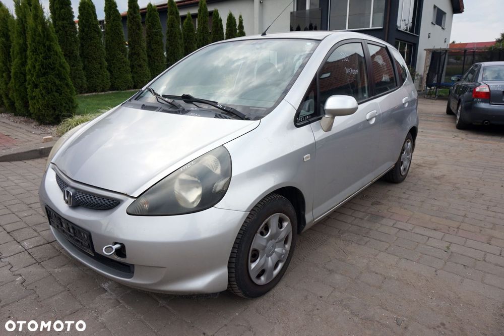 HONDA JAZZ II HB 2006 NH700M 1.2 8V L12A1 78KM SREBRNY na części - 1