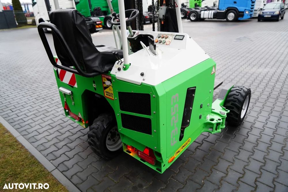 Palfinger Stivuitor / F3-253PX / Montat pe remorcă / Capacitate maximă de încărcare: 2500 kg / 3 m / 2021 / - 21