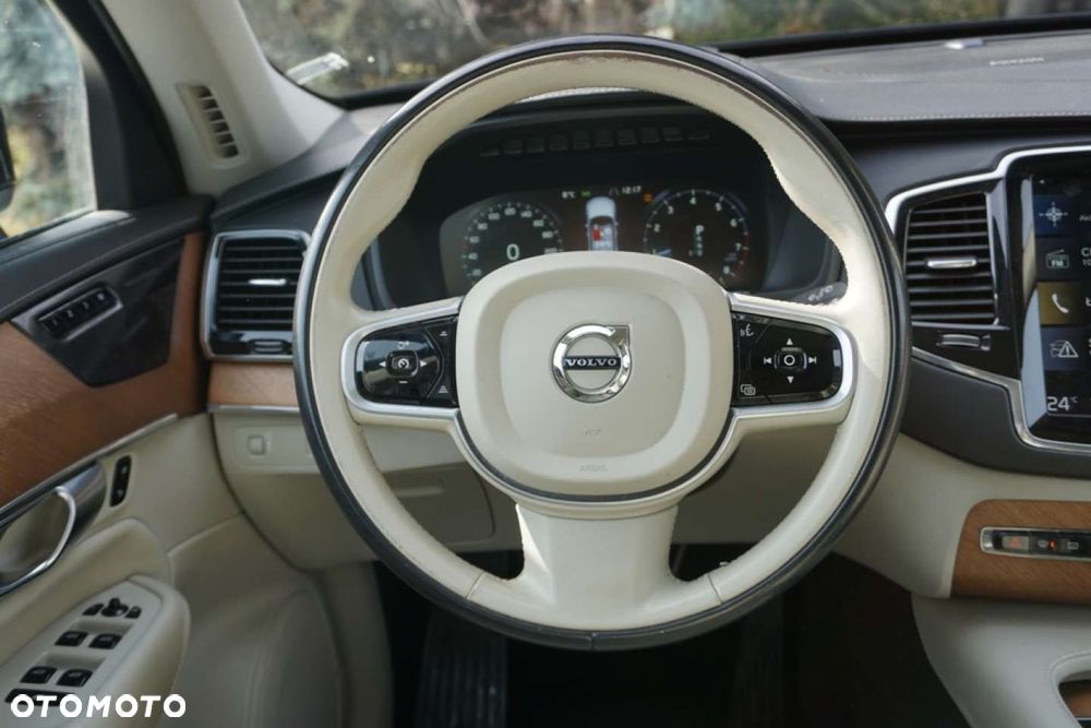 Volvo XC 90 - 17