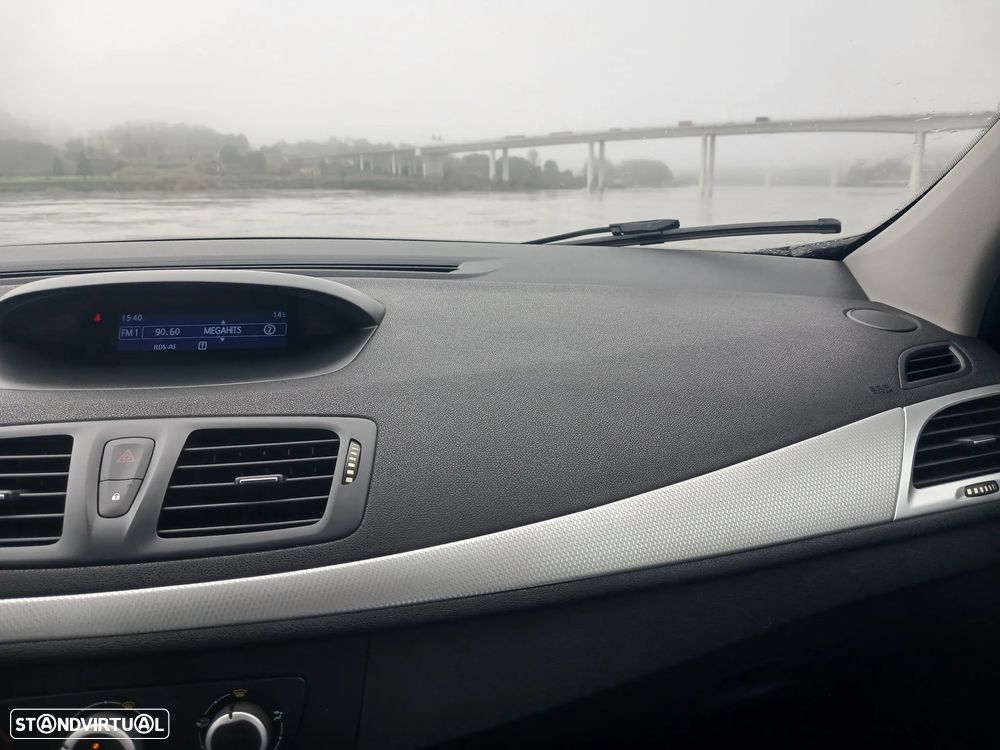 Renault Mégane Sport Tourer 1.5 dCi Dynamique CO2 Champion - 24