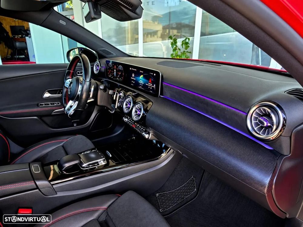 Mercedes-Benz A 180 d 7G-DCT AMG Line - 18