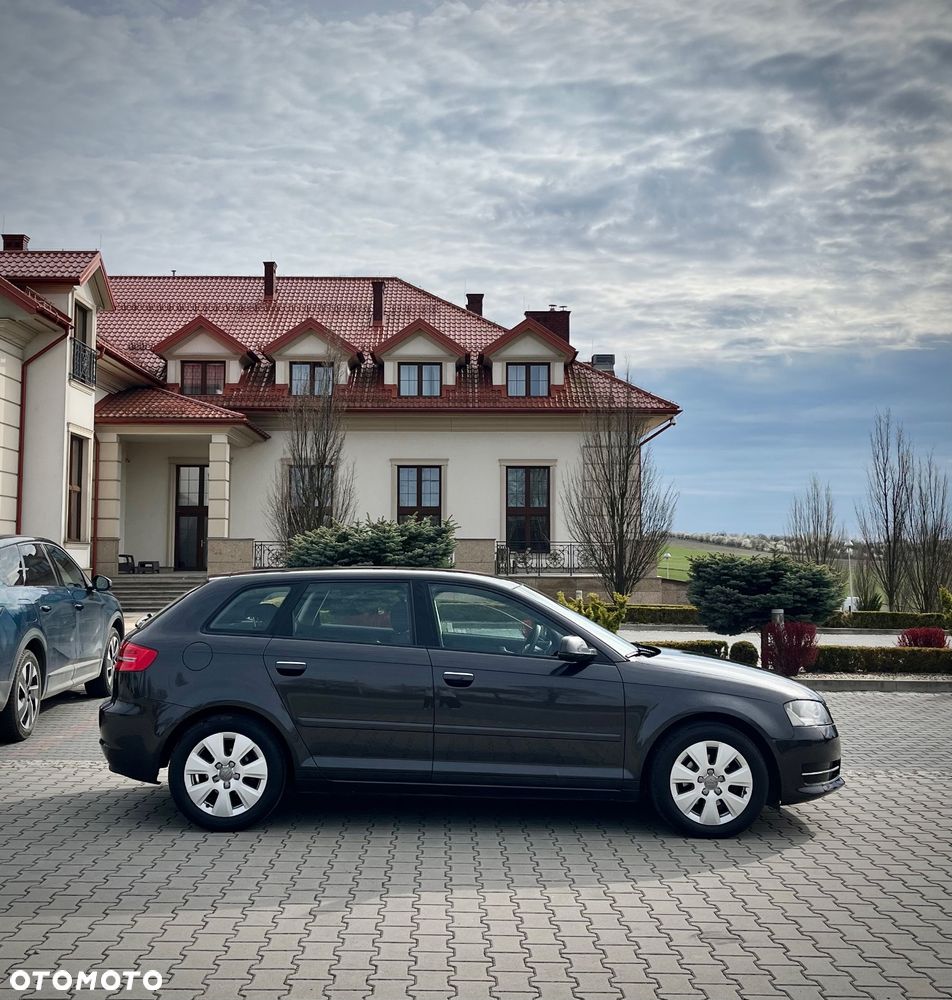 Audi A3 Sportback 1.6 TDI Attraction - 6