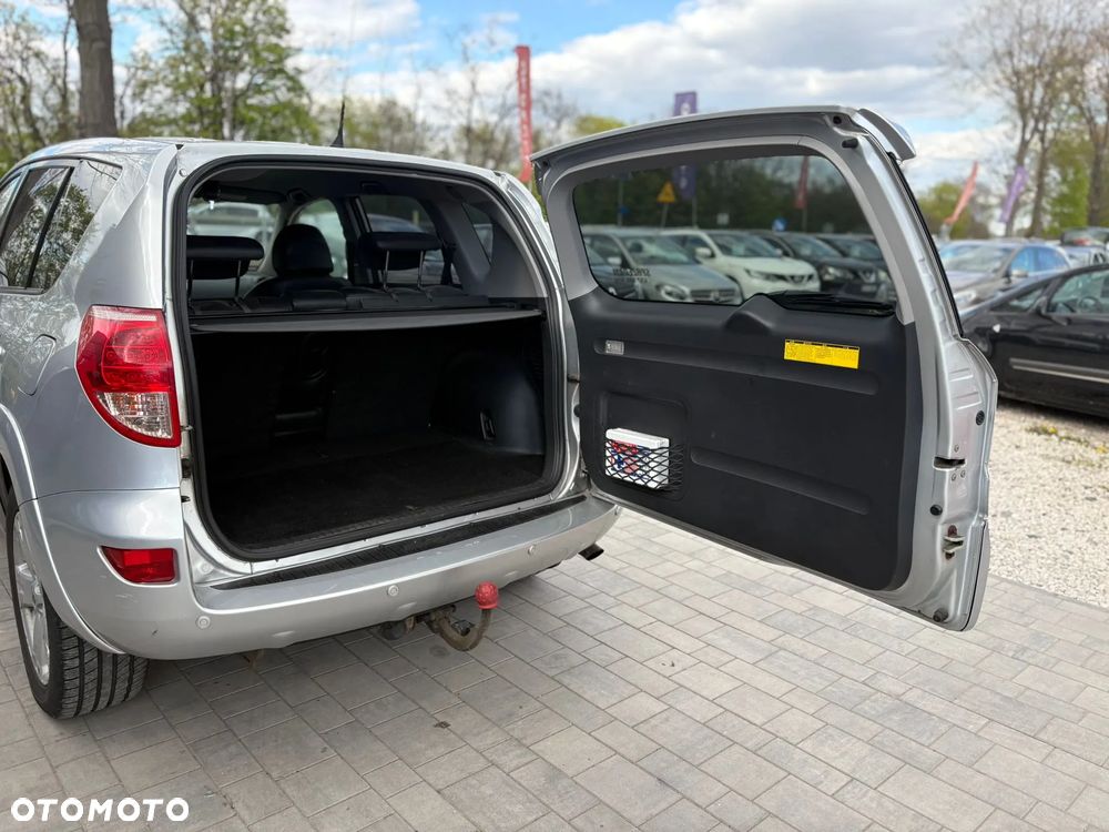 Toyota RAV4 2.2 D-4D 4x2 - 19