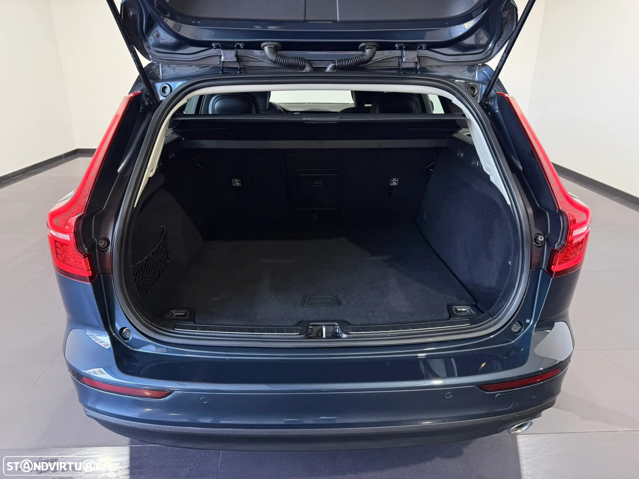 Volvo V60 2.0 D3 Momentum - 8