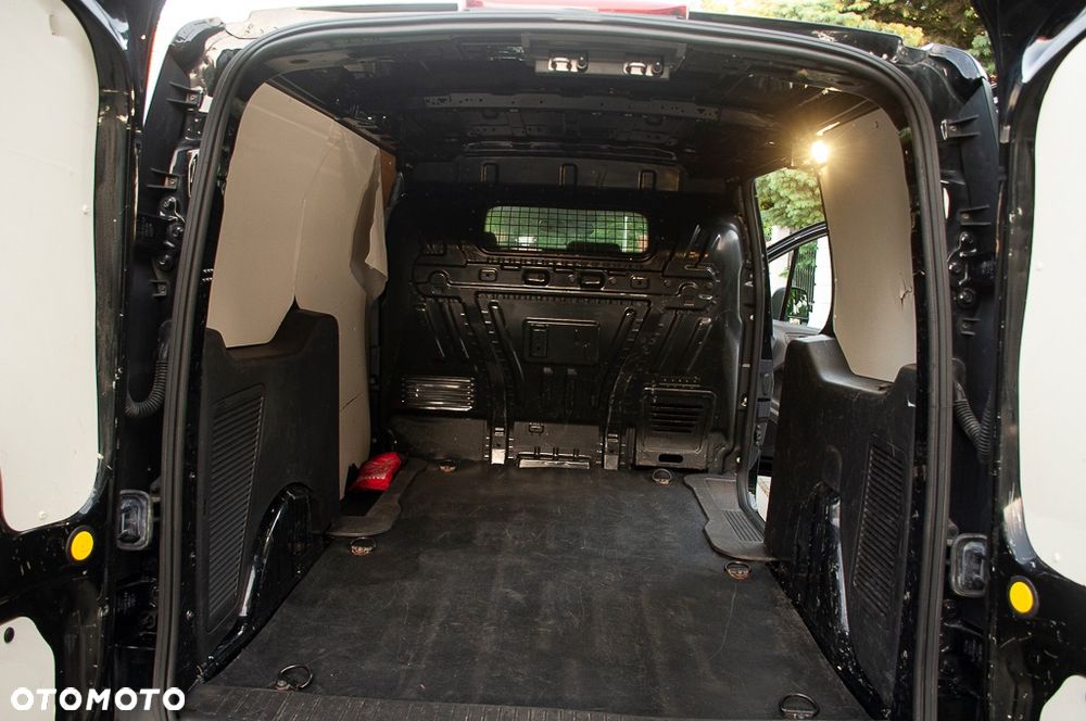 Ford Transit Connect - 26