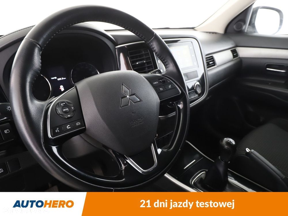 Mitsubishi Outlander - 11