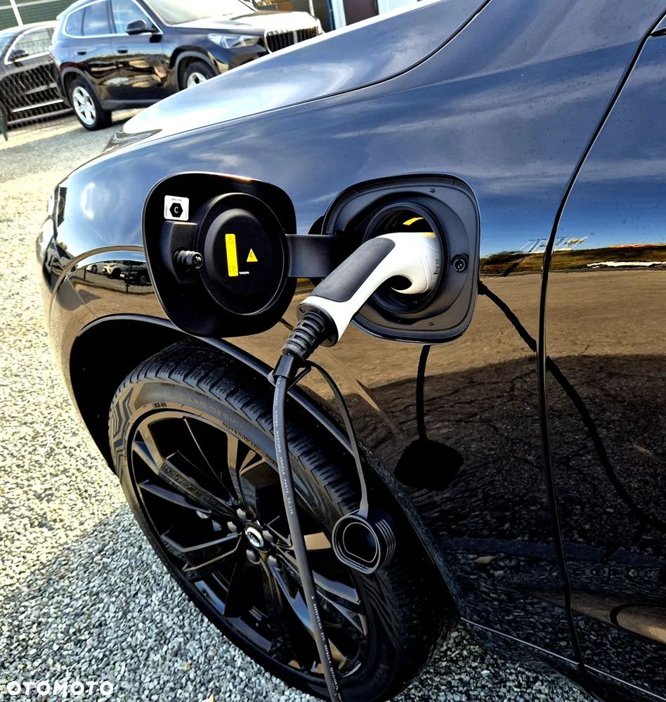 Volvo XC 60 T6 Plug-In Hybrid AWD Plus Black Edition - 35