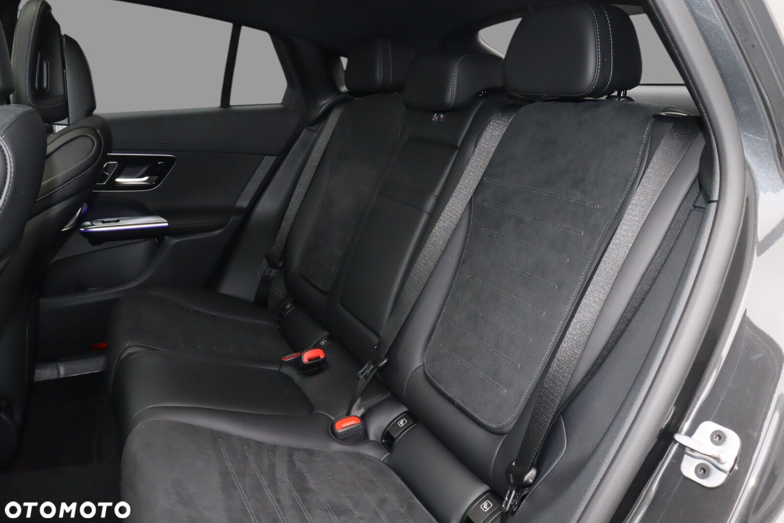 Mercedes-Benz GLC Coupe 300 e PHEV 4-Matic AMG Line - 16
