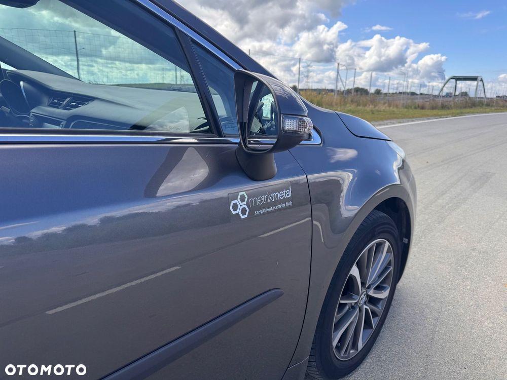 Toyota Avensis 2.0 D-4D Premium - 10