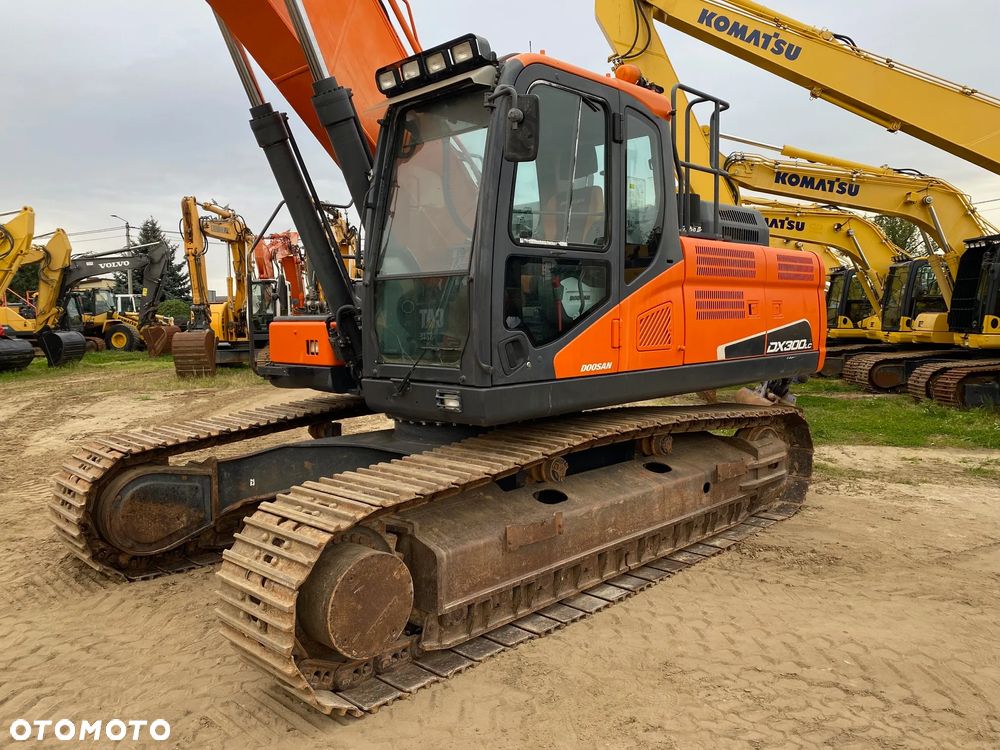 Doosan DX 300 LC-5, 2015 ROK, 9600 MTH, z NIEMIEC, PODWOZIE 90% DOBRE, - 16