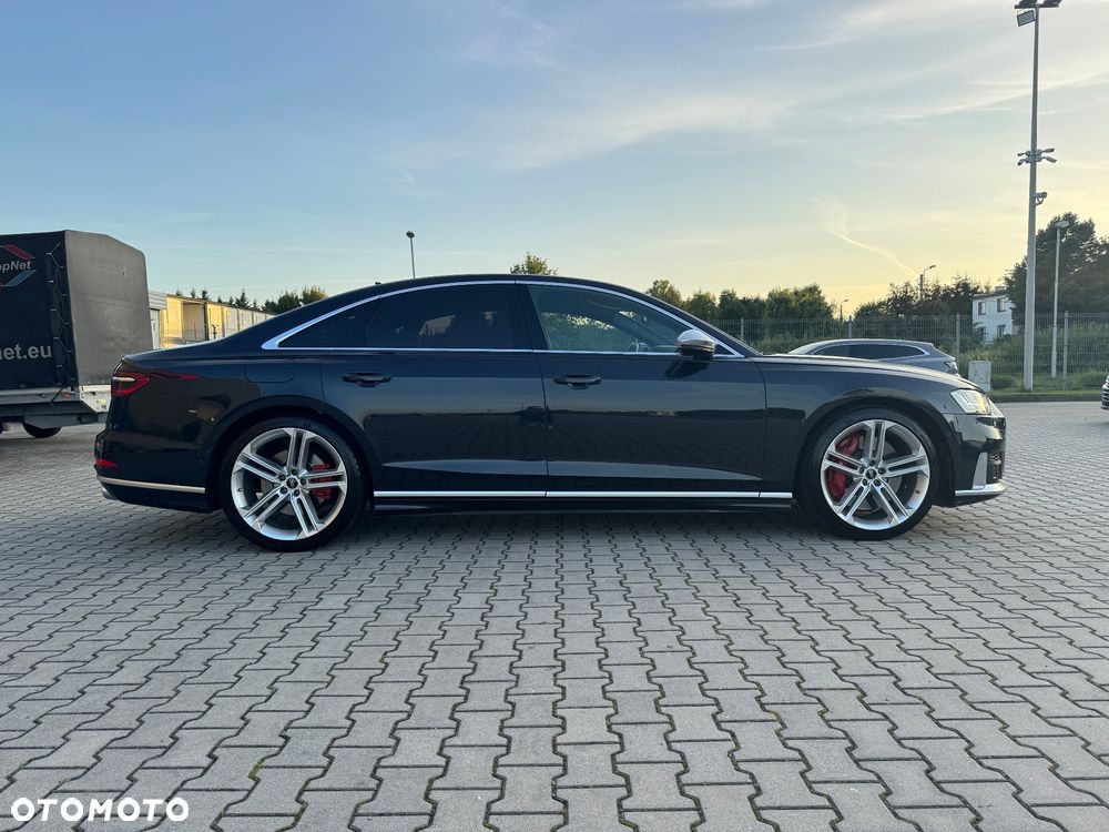 Audi S8 - 7