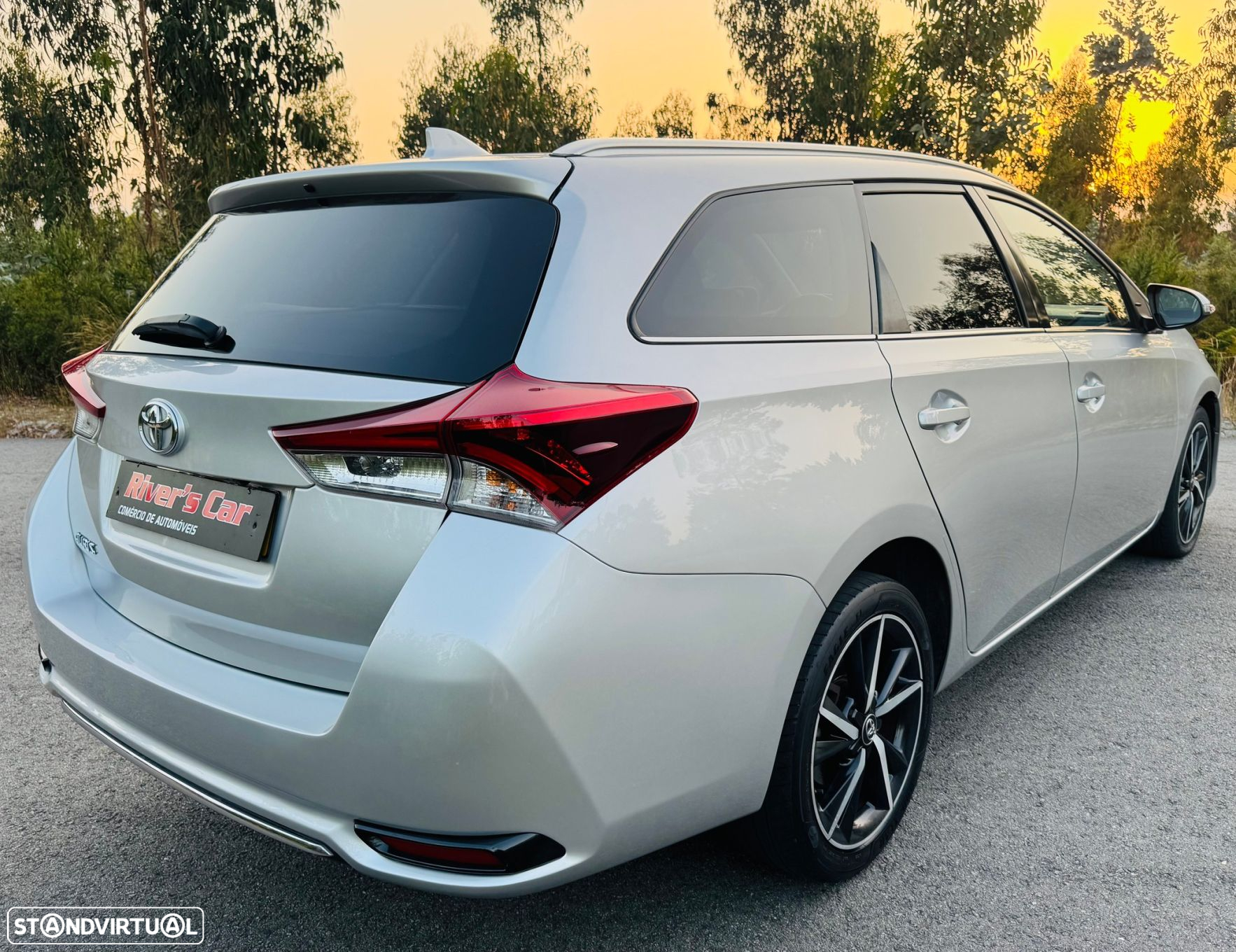 Toyota Auris Touring Sports - 15