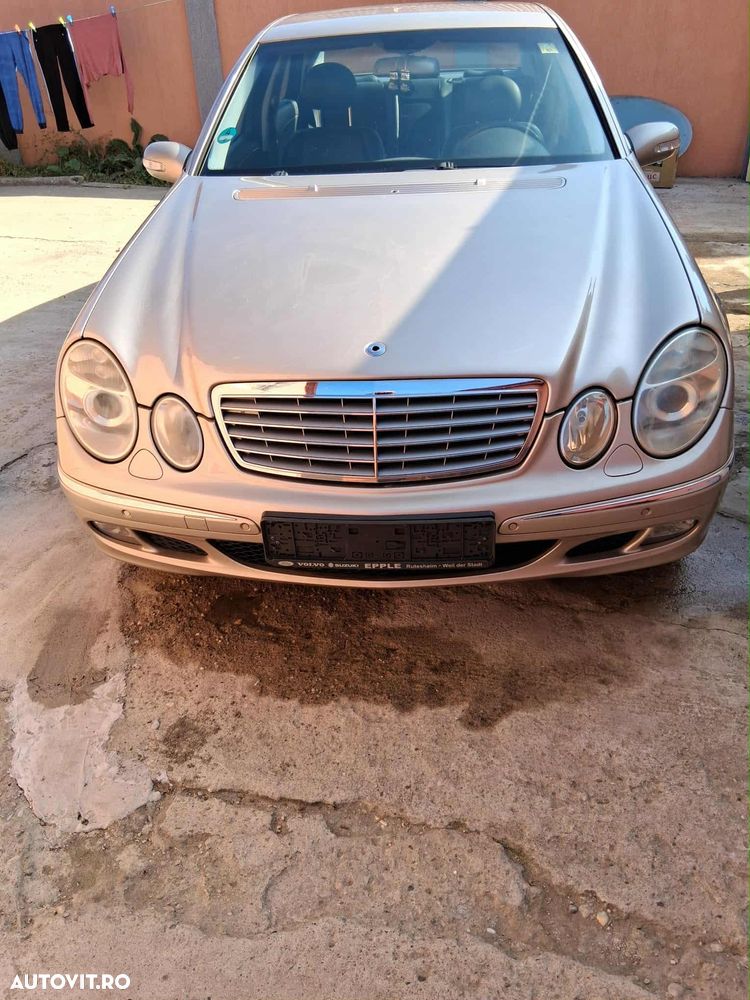 Mercedes-Benz E 240 4Matic Classic - 1