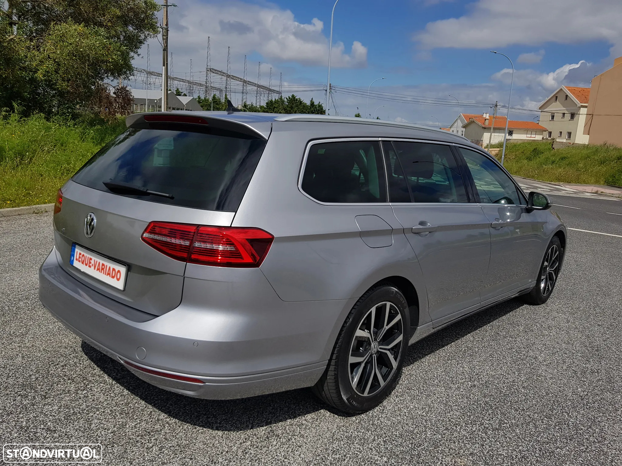 VW Passat Variant 1.6 TDI Highline DSG - 12