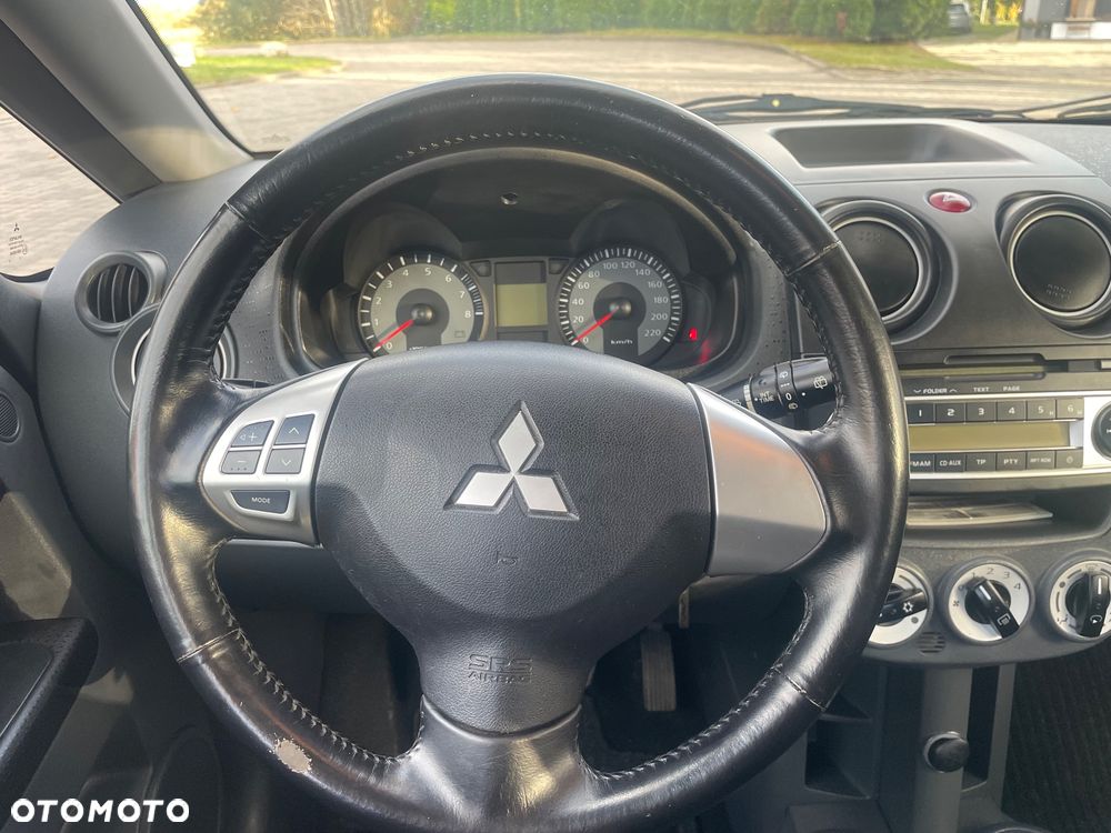 Mitsubishi Colt - 8