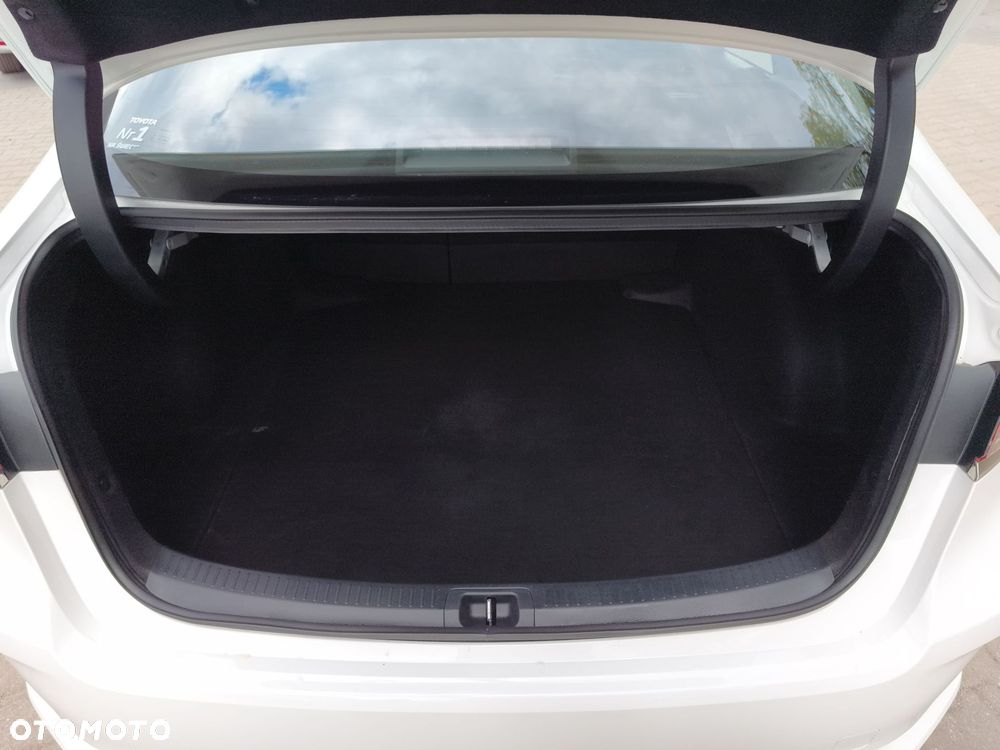 Toyota Corolla 1.8 Hybrid Comfort - 13