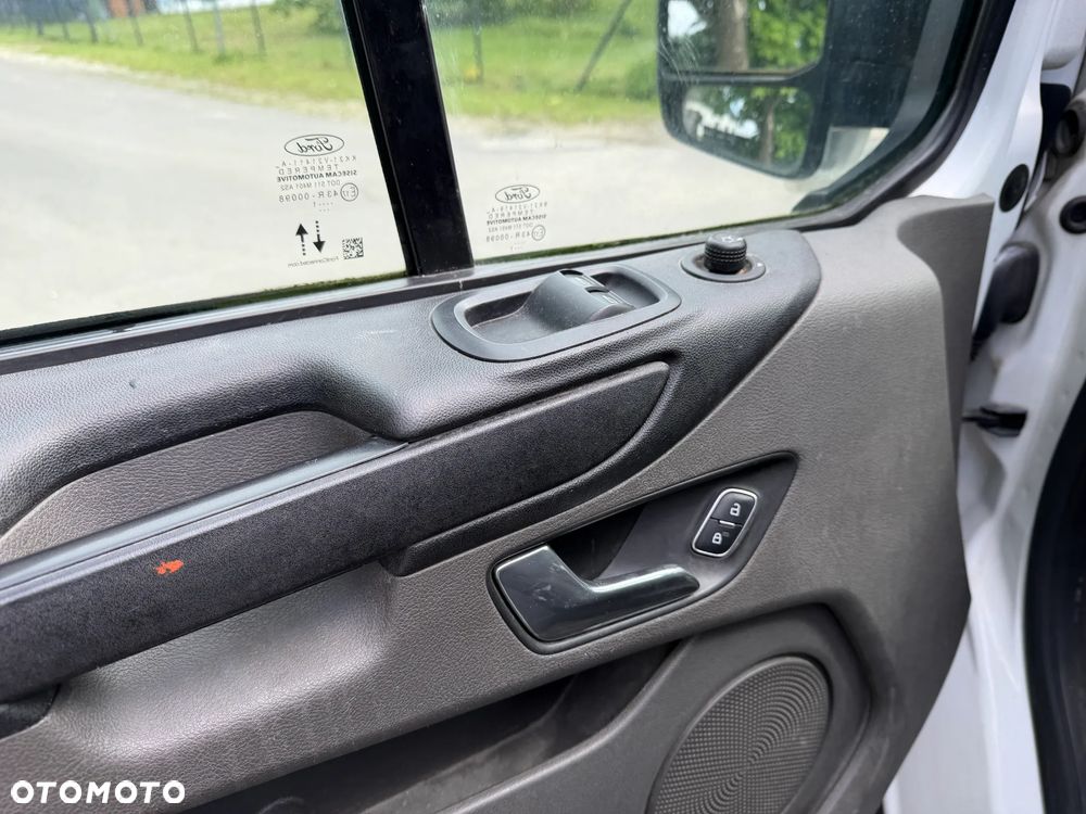 Ford Transit Custom - 13
