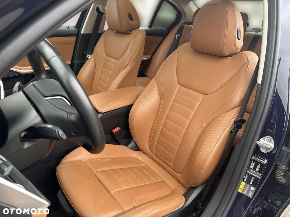 BMW Seria 3 330e Luxury Line - 8