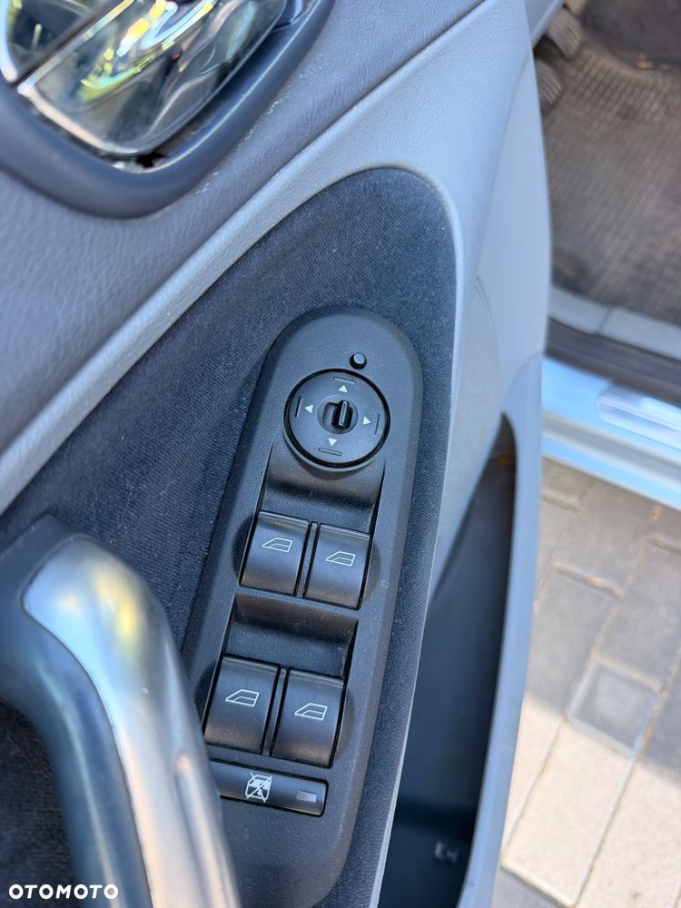 Ford S-Max 2.0 TDCi DPF Trend - 25