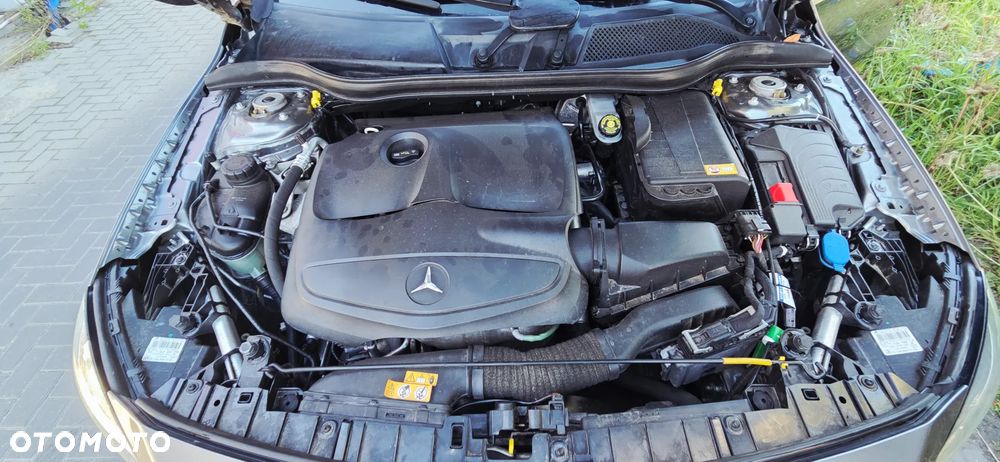 Mercedes-Benz GLA - 36