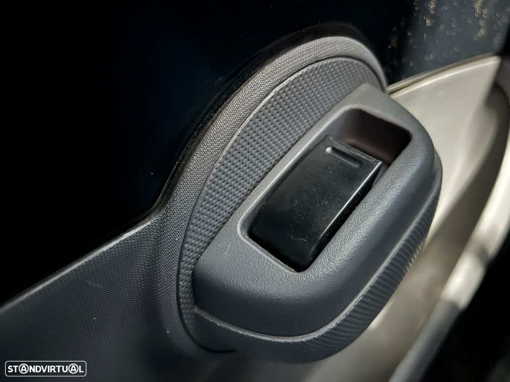 Peugeot 107 1.0 Trendy - 22