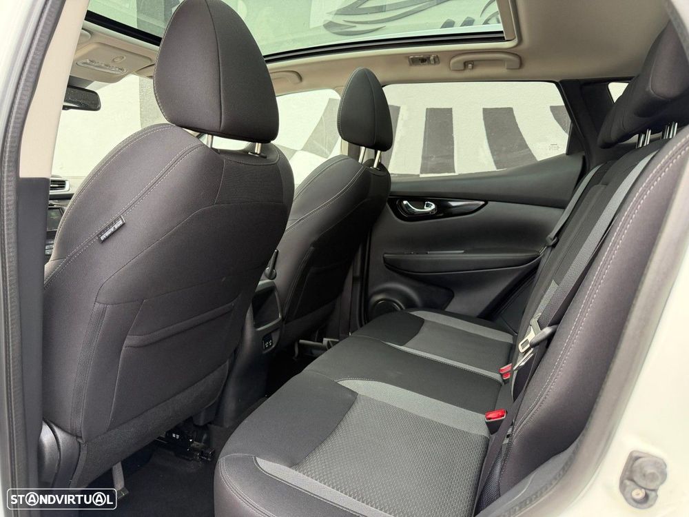Nissan Qashqai 1.3 DIG-T N-Connecta DCT - 4