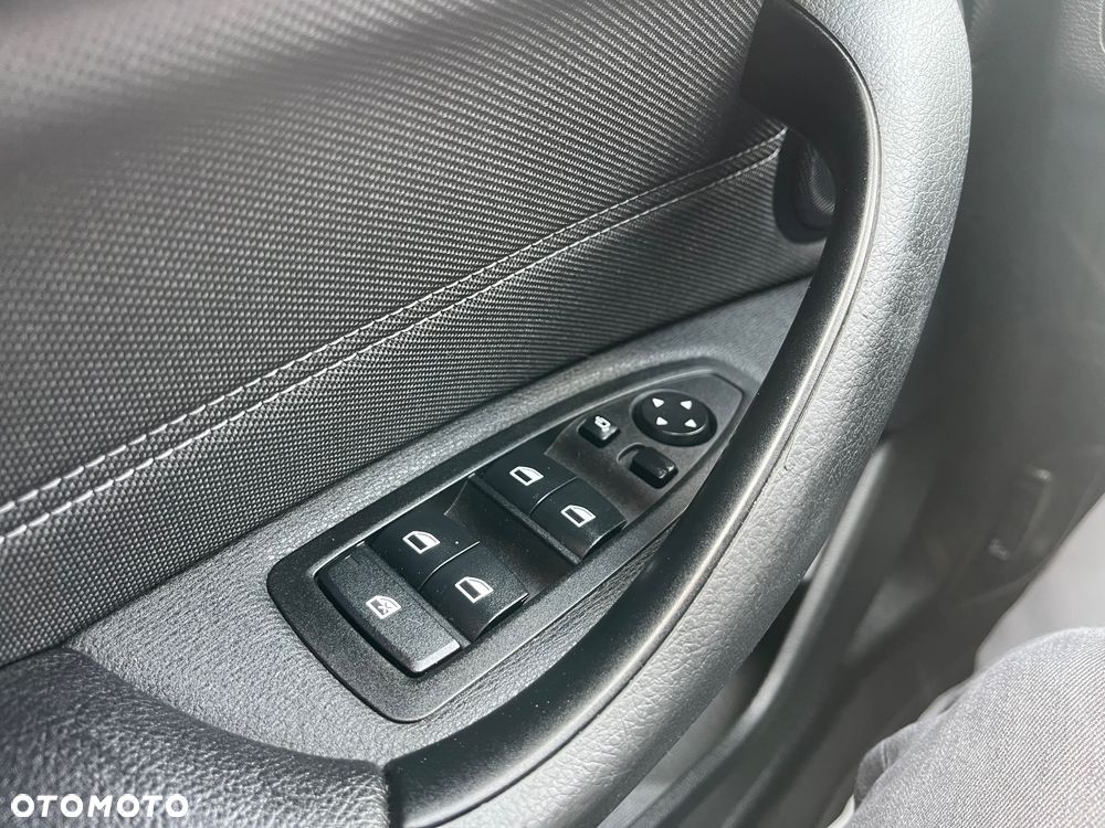 BMW X1 xDrive20i GPF Advantage sport - 18