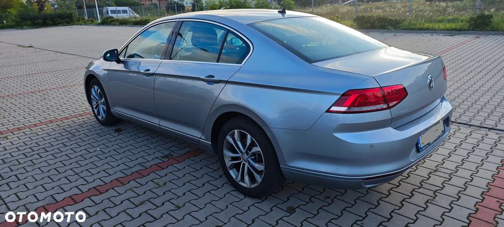 Volkswagen Passat 2.0 TDI SCR Comfortline - 5