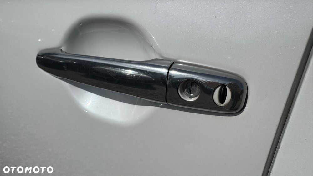 Mitsubishi Outlander 2.0 4WD Invite - 8