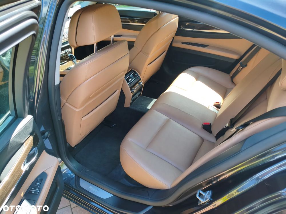BMW Seria 7 730d - 8
