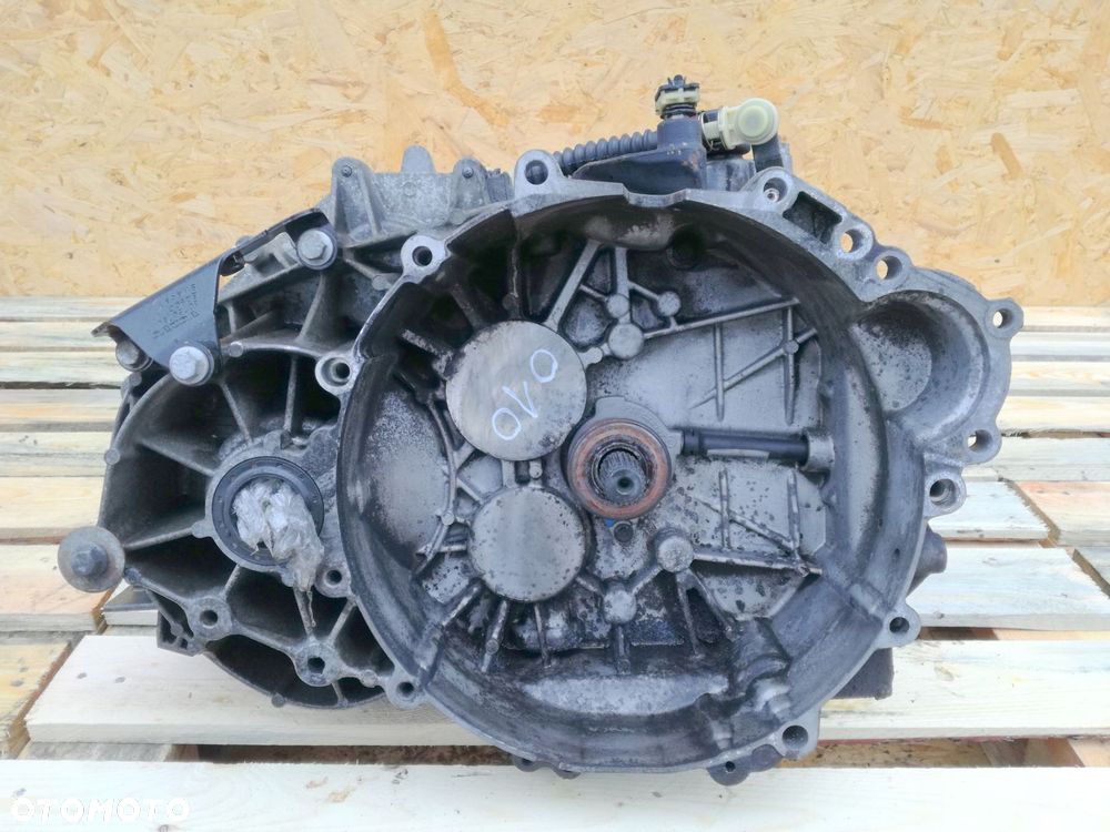 volvo v50 skrzynia biegów 766r 7002 aa manualna 2.4 diesel 180km 2008 - 1