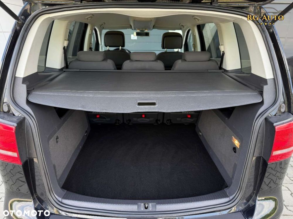 Volkswagen Touran - 29
