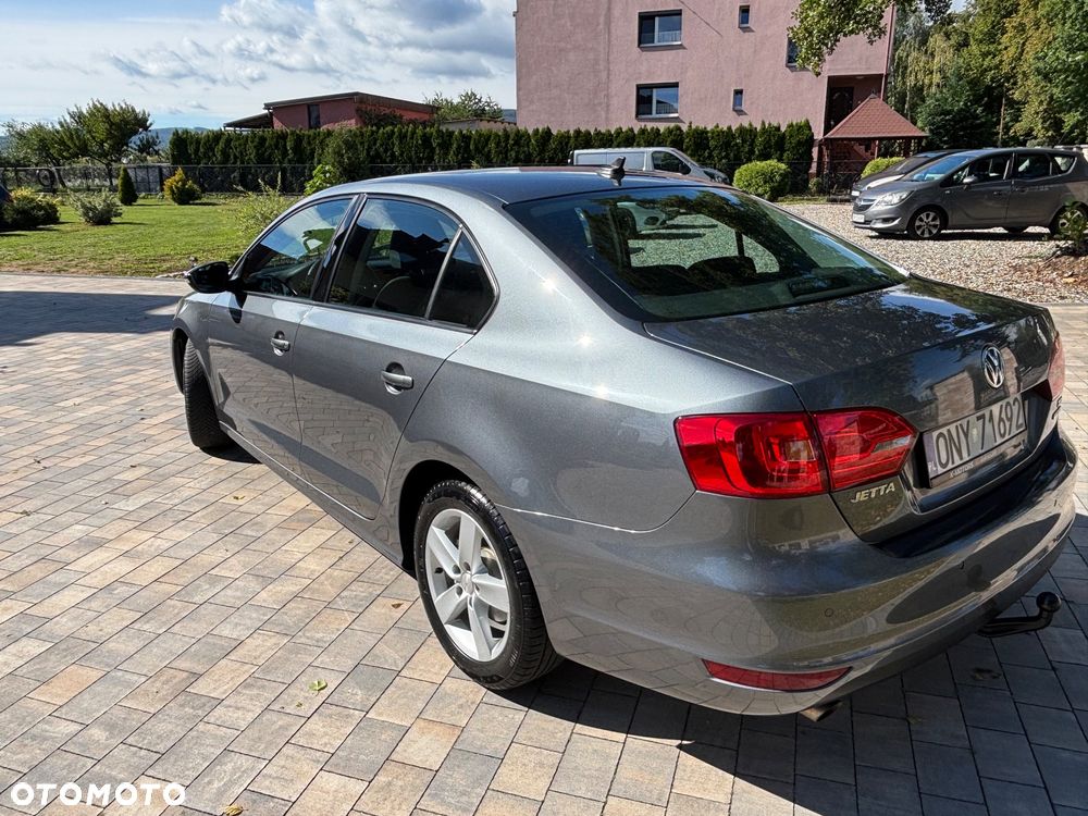 Volkswagen Jetta 1.6 TDI DPF Highline - 12