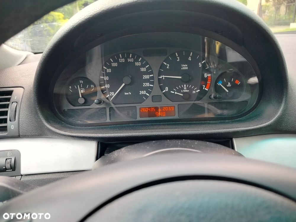 BMW Seria 3 318i - 8