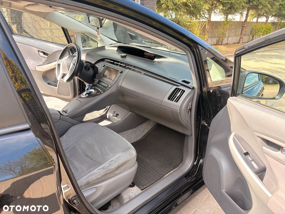 Toyota Prius 1.8 HSD Prestige - 19