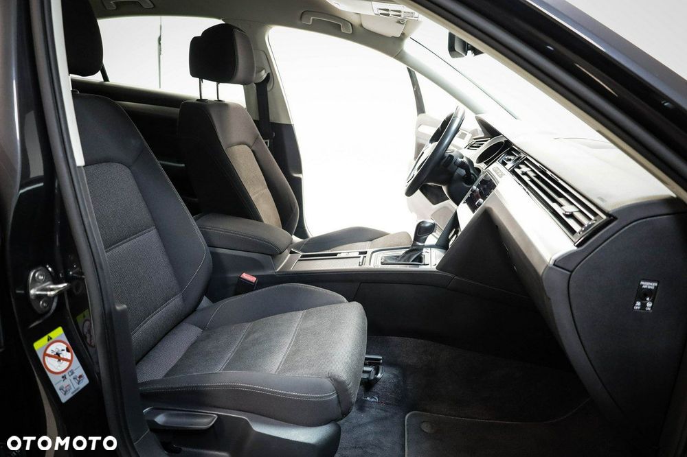 Volkswagen Passat - 23