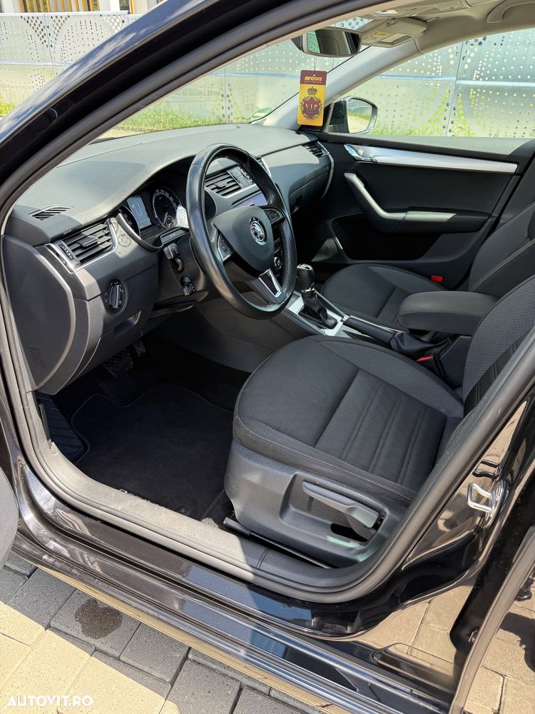 Skoda Octavia 1.6 TDI DSG Ambition - 12