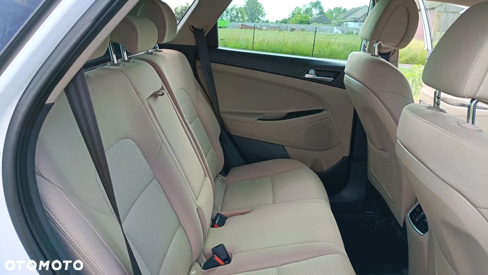 Hyundai Tucson 1.7 CRDI BlueDrive Style 2WD - 26