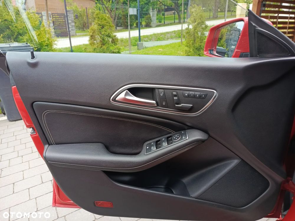 Mercedes-Benz CLA - 17