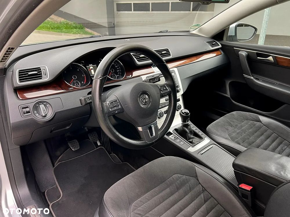 Volkswagen Passat 2.0 TDI Highline - 8