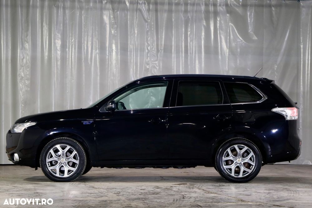 Mitsubishi Outlander 2.0 4WD Plug-In Hybrid - 39