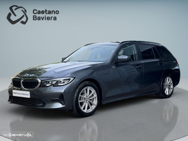 BMW 330 e Touring Auto