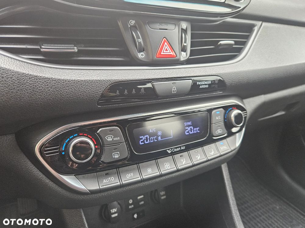 Hyundai i30 i30cw 1.6 CRDi Intro Edition - 16