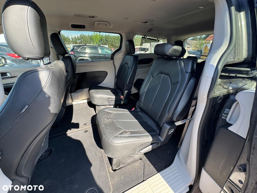 Chrysler Pacifica - 20