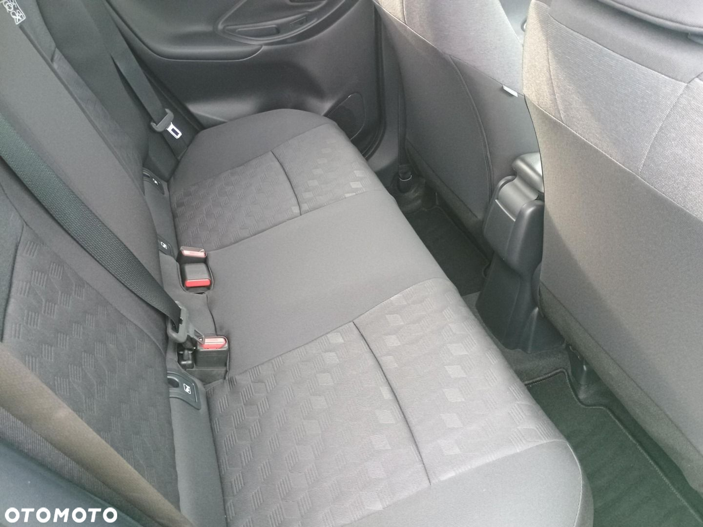 Toyota Yaris Hybrid 1.5 Style - 13