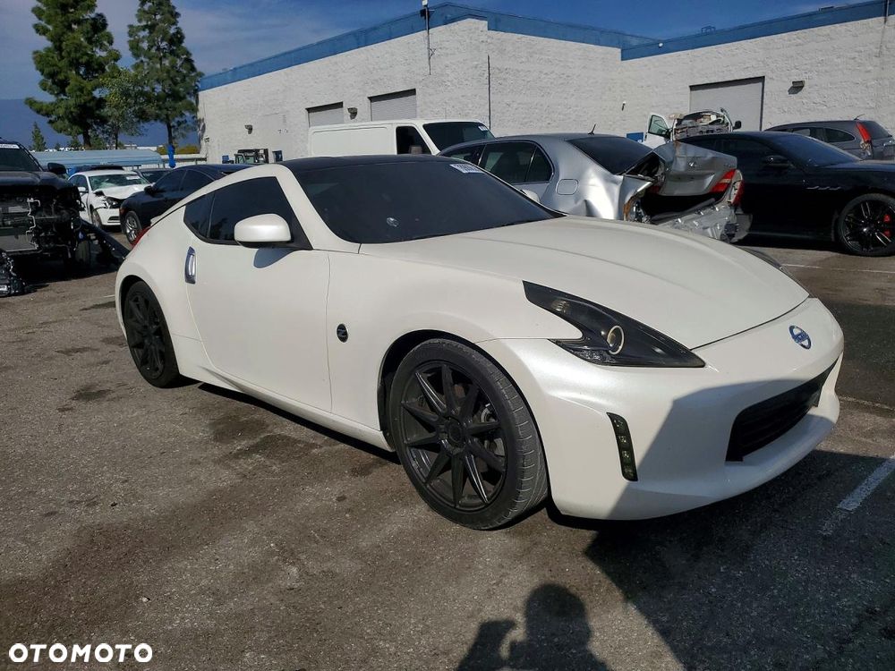 Nissan 370 Z - 5